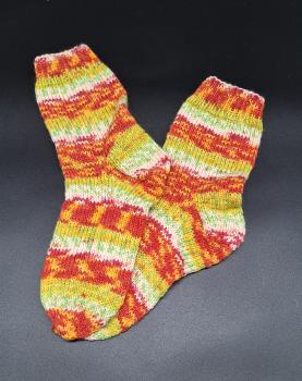 Handgestrickte Socken Größe 30 - 32
